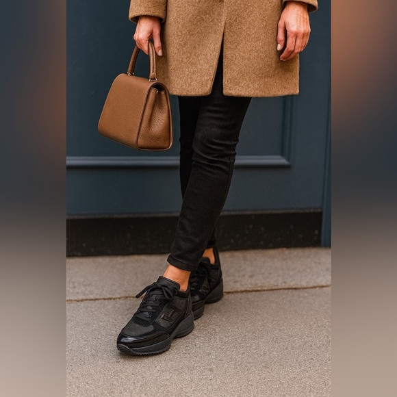 Hogan platform Interactive Sneakers Black suede - Picture 2 of 8